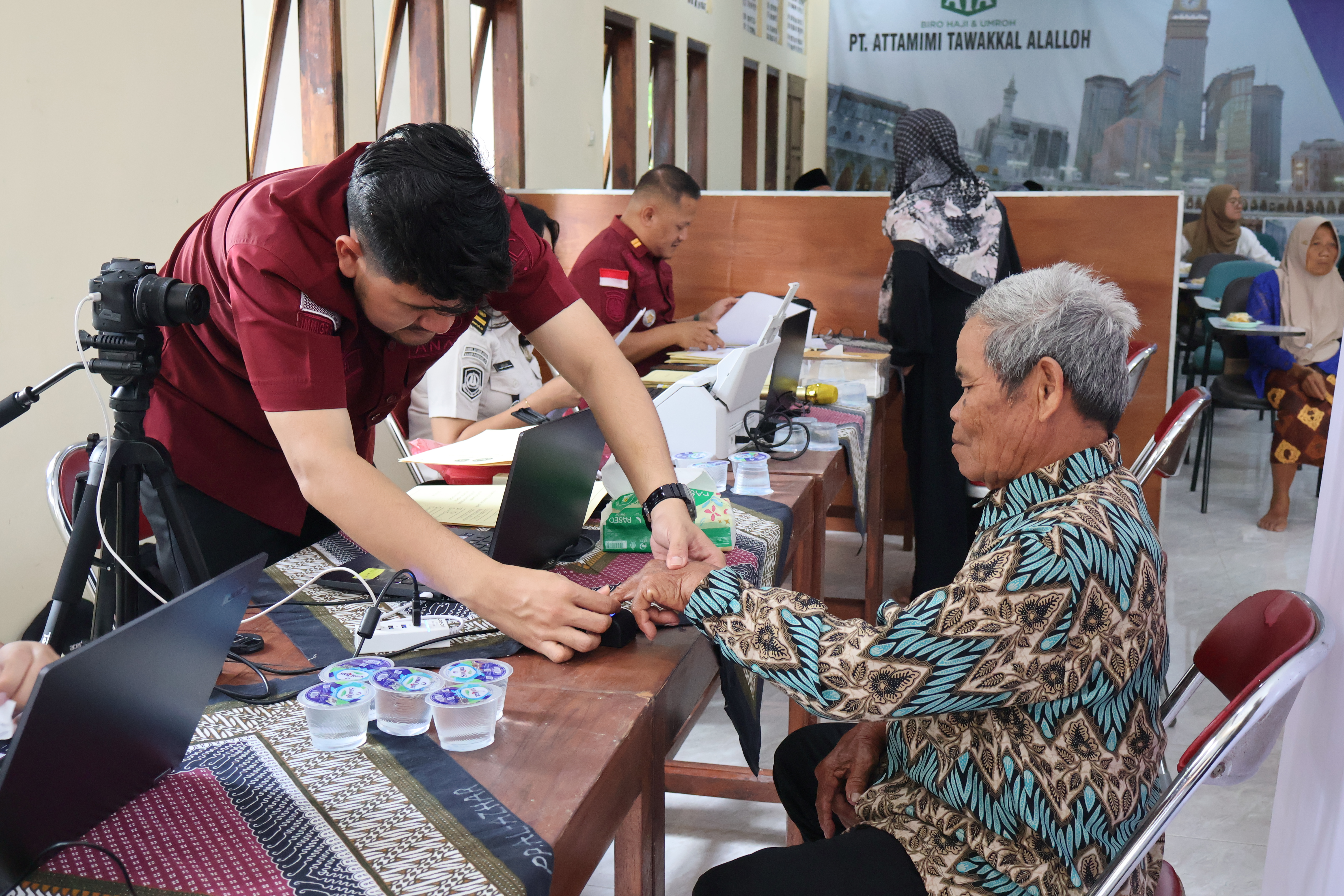 Imigrasi Purworejo Layani Jamaah Umroh Melalui Eazy Paspor di Pondok Al-Azhar Purwodadi